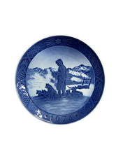 Load image into Gallery viewer, Royal Copenhagen Vintage Christmas Collectors Plates 1970 - 1982