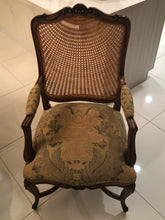 Load image into Gallery viewer, Traditional Lacquered Italian Dining Table Set