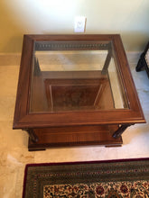 Load image into Gallery viewer, Vintage Traditional Mahogany Coffee Table