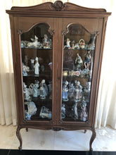 Load image into Gallery viewer, Vintage Traditional Mahogany Curio Cabinet