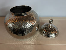 Load image into Gallery viewer, Hammered Metal Bowl with Lid