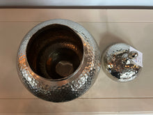 Load image into Gallery viewer, Hammered Metal Bowl with Lid