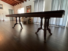 Load image into Gallery viewer, Broyhill Mahogany Traditional Pedestal Dining Table