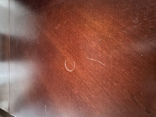 Load image into Gallery viewer, Broyhill Mahogany Traditional Pedestal Dining Table