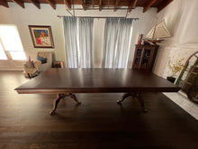 Load image into Gallery viewer, Broyhill Mahogany Traditional Pedestal Dining Table