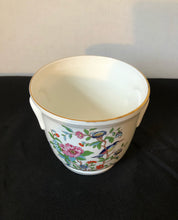 Load image into Gallery viewer, Aynsley Pembroke Fine English Bone China Cachepot
