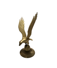 Load image into Gallery viewer, Vintage Brass Eagle in Flight Figurine
