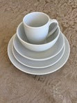 Load image into Gallery viewer, Pottery Barn Great White Coupe Shape Collection  - 5 piece place setting

