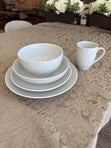 Load image into Gallery viewer, Pottery Barn Great White Coupe Shape Collection  - 5 piece place setting
